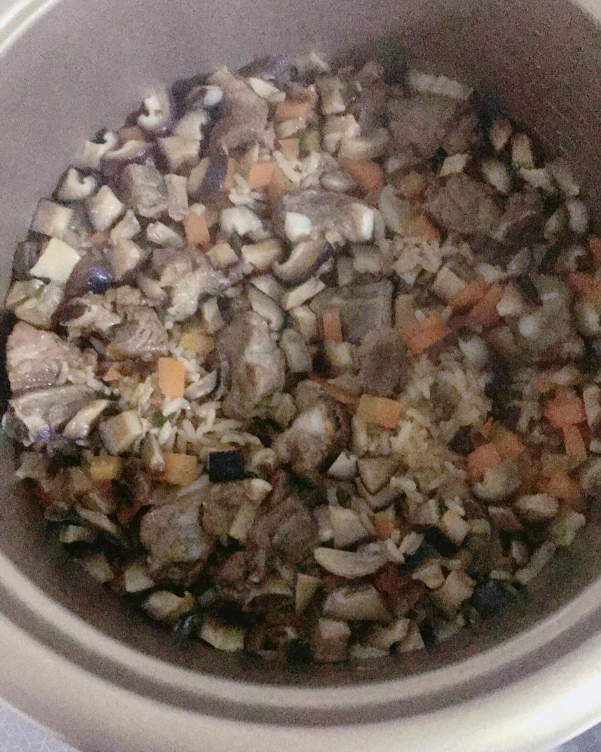 喷香排骨焖饭（爆好吃）