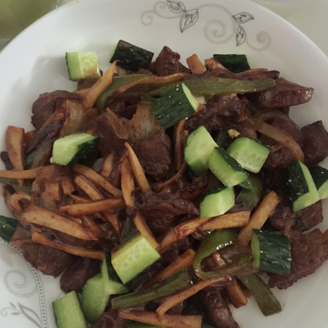 蚝汁海鲜菇炒牛柳