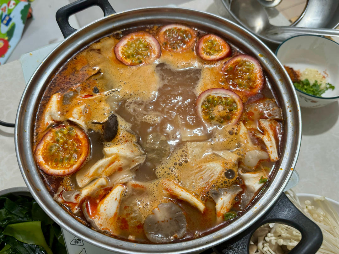 百香果云南酸汤火锅