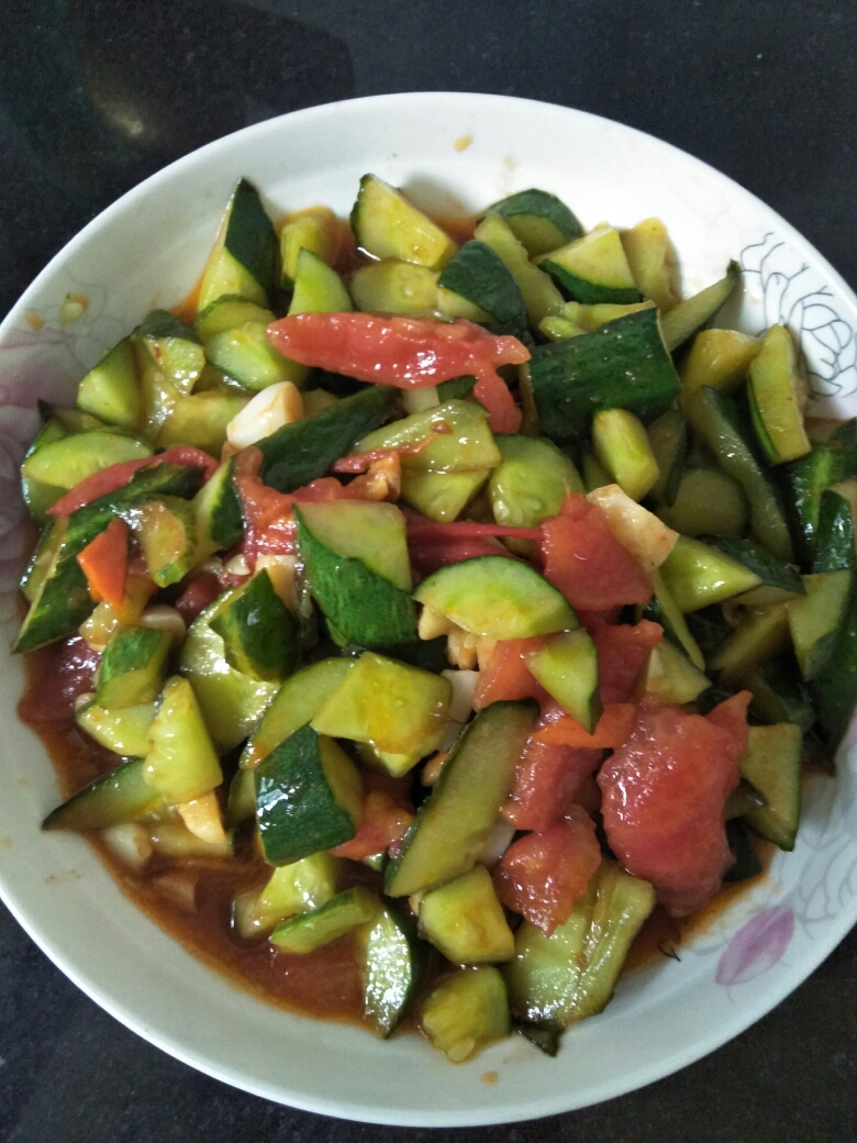夏季最下饭的菜-番茄黄瓜的做法
