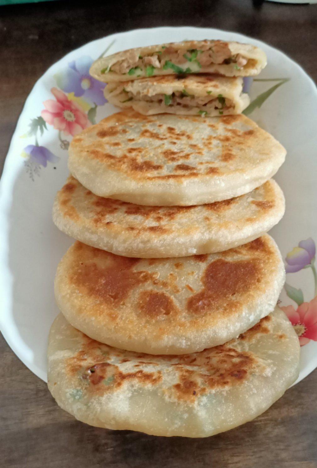 yan颜颜做的韭菜猪肉馅饼皮薄馅大不漏巨香