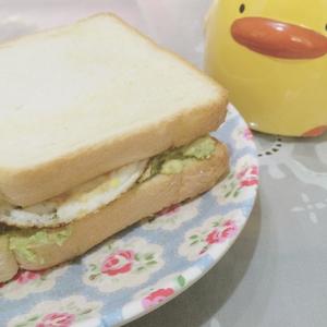 最近每天的早饭-牛油果三明治的做法 步骤5