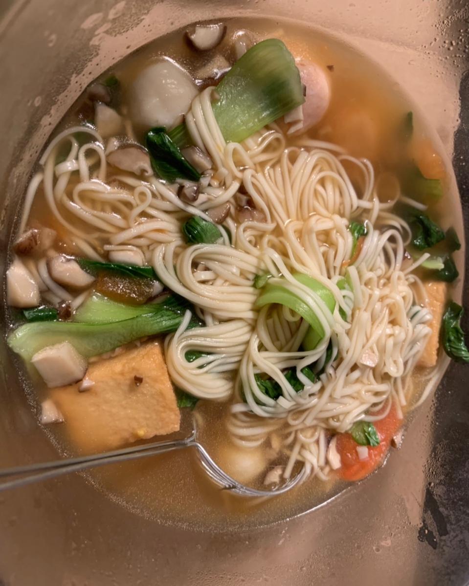 菌汤面条 看得见的香菇 尝得到的鲜美 这才是真正的菌汤