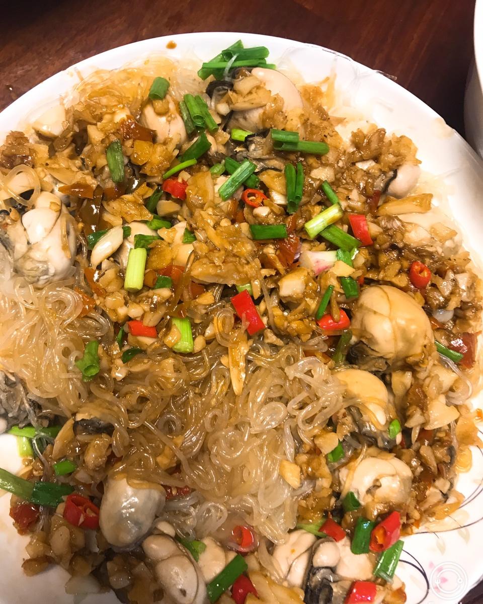 蒜蓉粉丝蒸生蚝