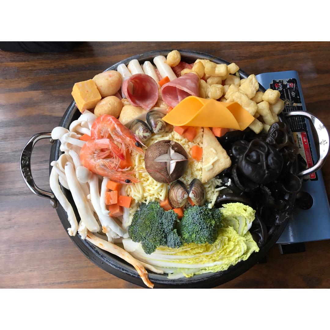 超满足的冬日泡菜暖锅