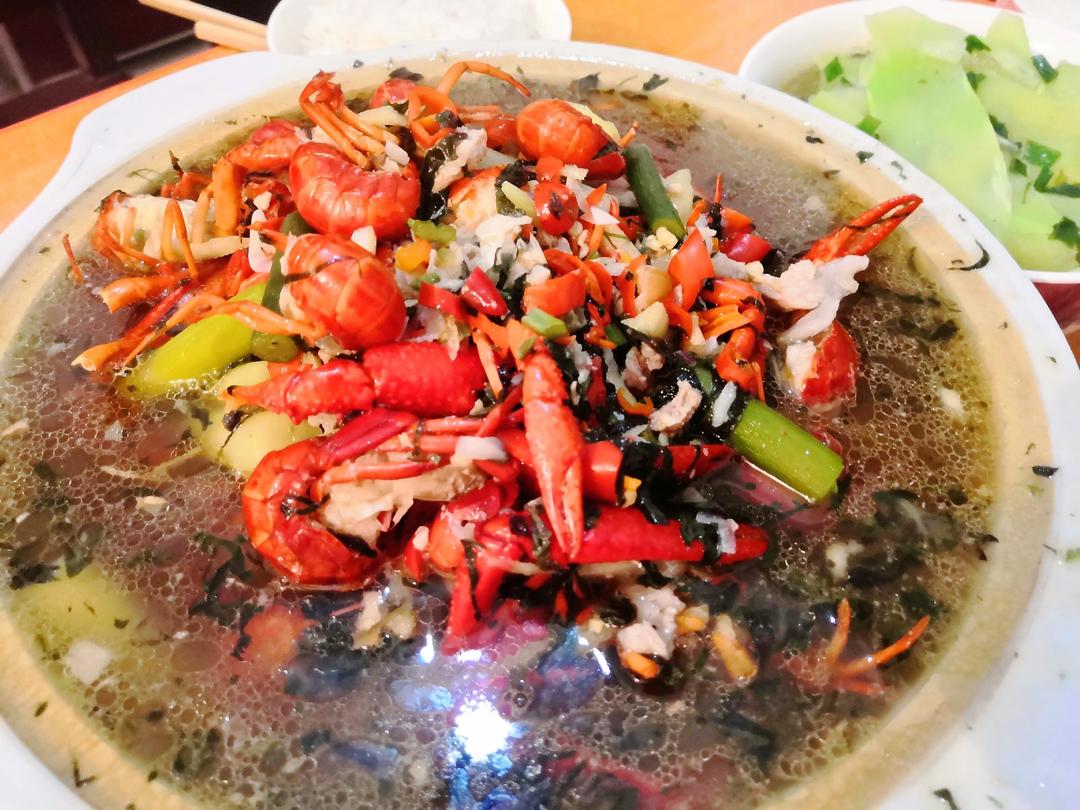 【黄油蒜蓉小龙虾×麻辣小龙虾】