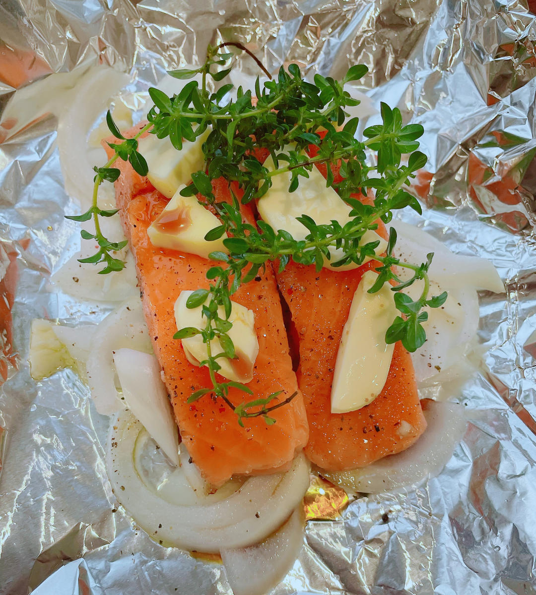 黄油烤三文鱼（超级简单）健康新吃法