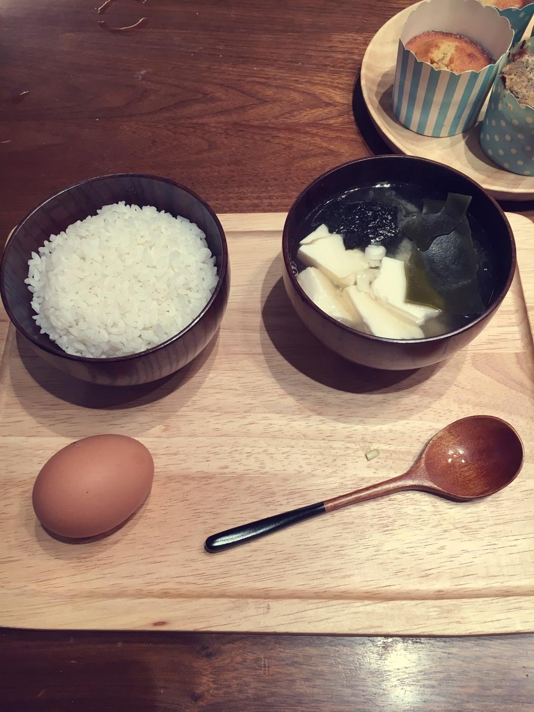 日式传统早餐—味增汤拌饭的做法