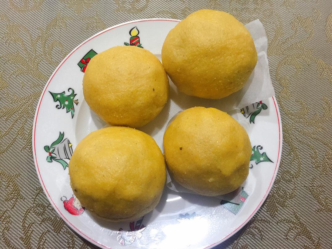 早茶时光兰做的玉米面菜团子
