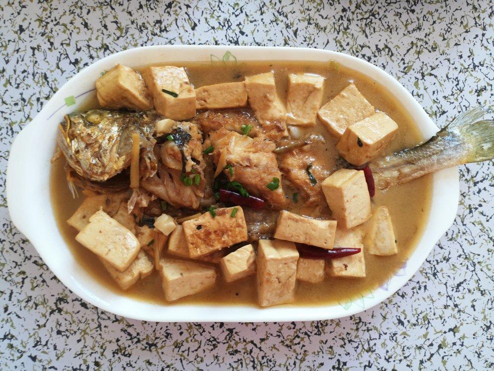 黄鱼炖豆腐