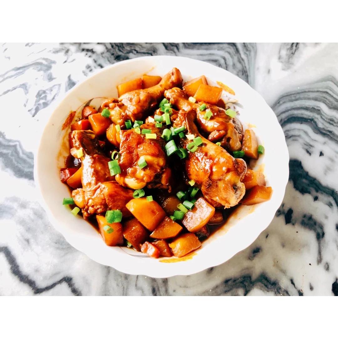 土豆炖翅根