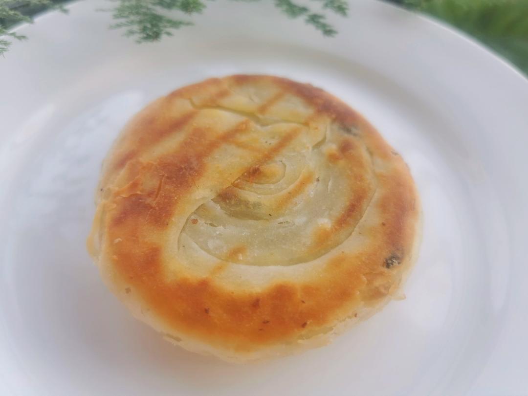 家常葱油饼 柔软多层 凉了也不硬 附细节视频详解