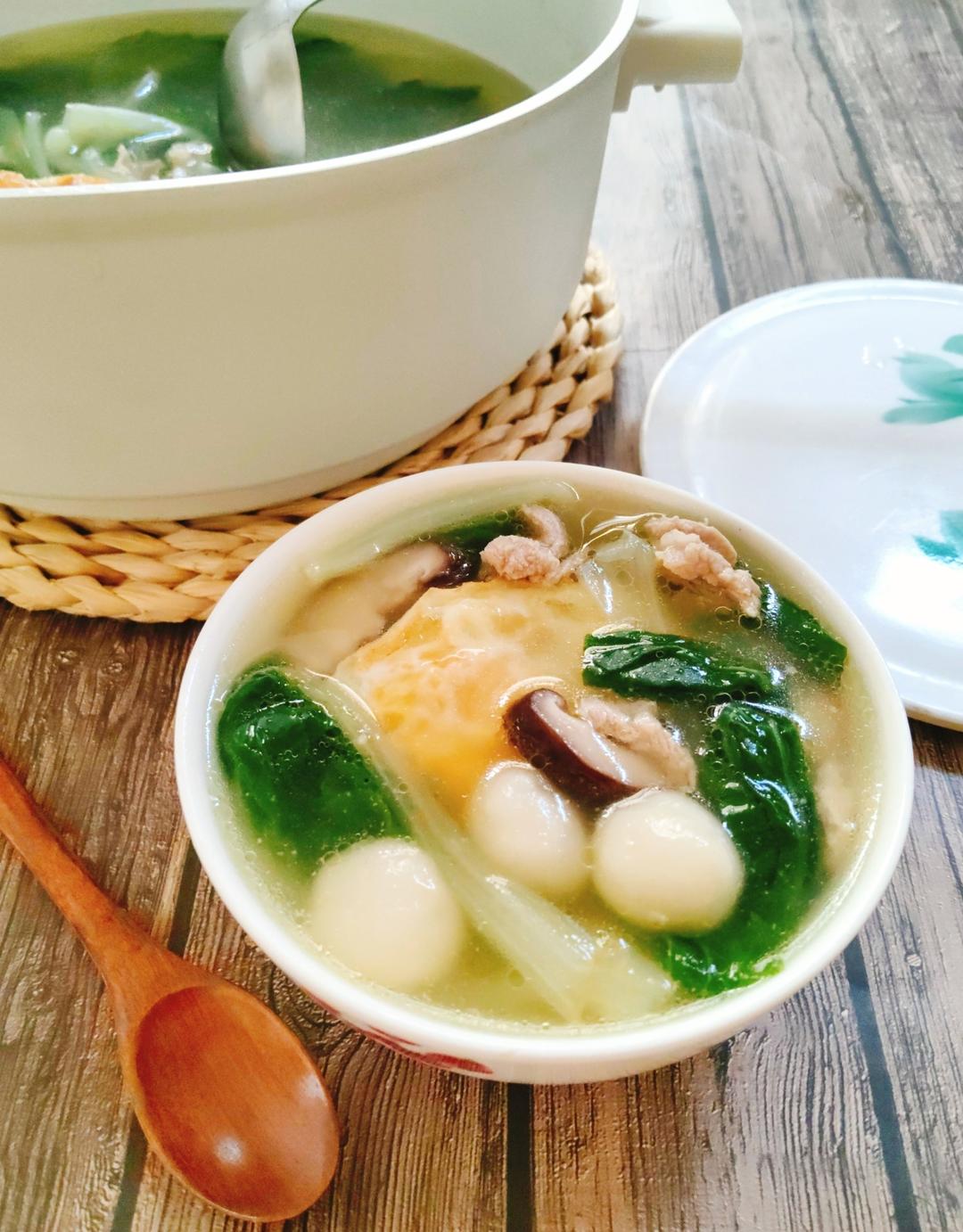 【妈妈的味道】青菜肉丝年糕汤