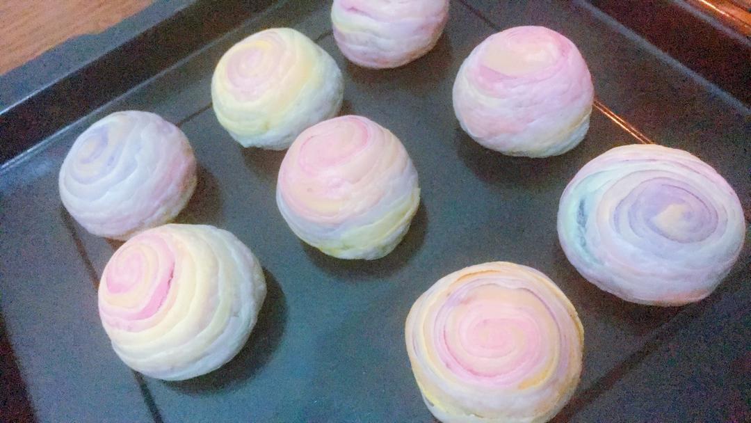 彩虹蛋黄酥（独角兽蛋黄酥）