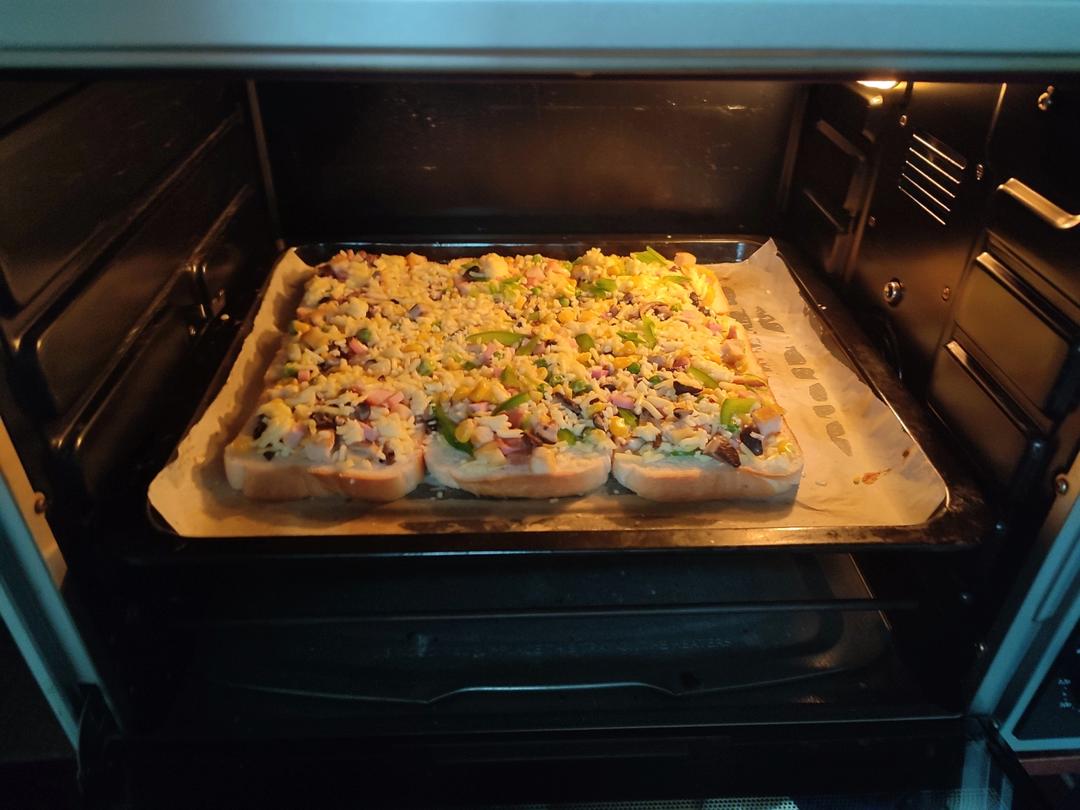 懒人吐司版披萨