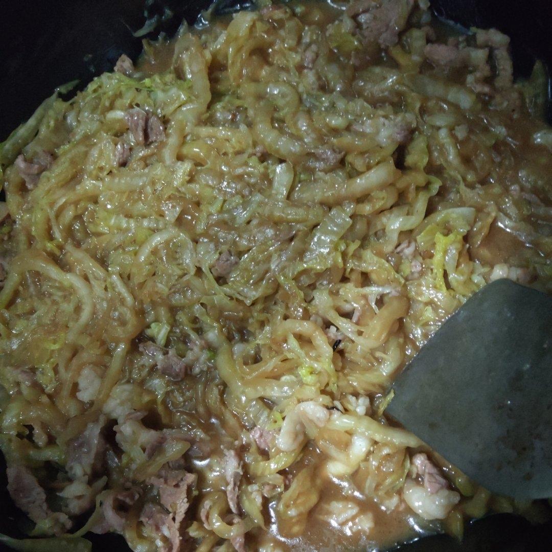 羊肉白菜拌面的做法