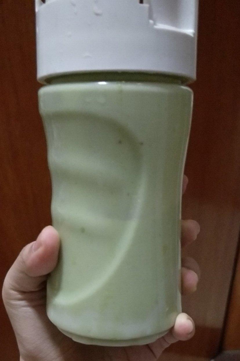 牛油果酸奶奶昔