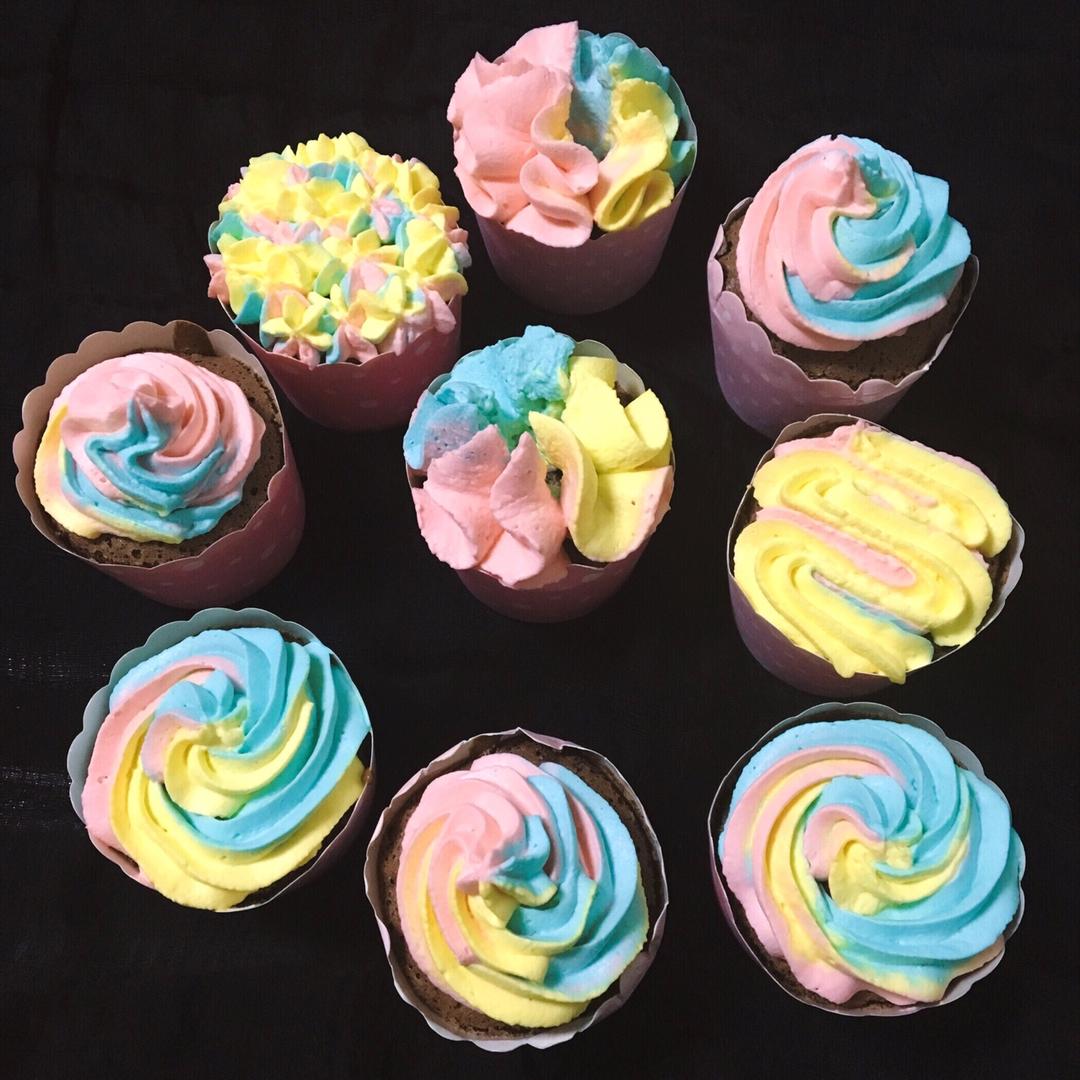 裱花嘴挤花大全：各式各样的 Cupcake纸杯蛋糕挤法