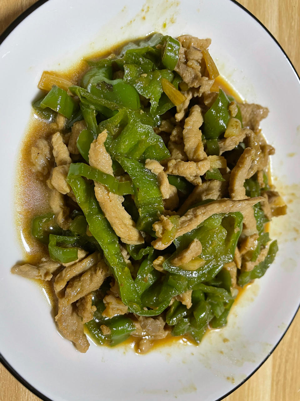 青椒肉丝，这样炒太好吃了。