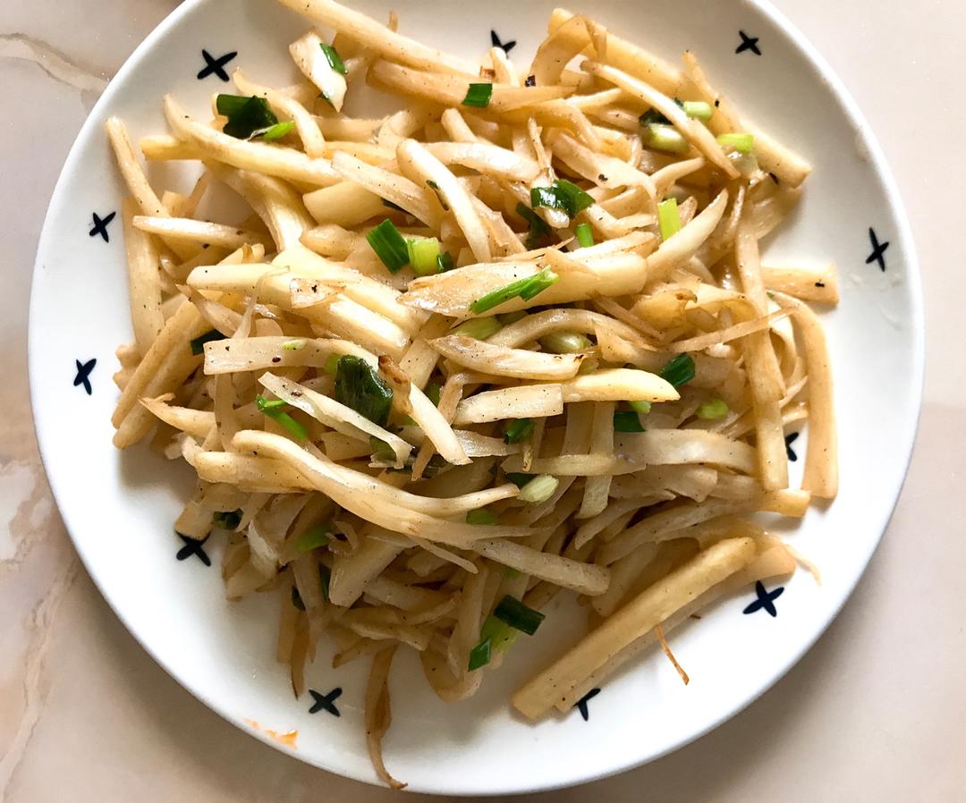 鱼游小巷做的清炒茭白