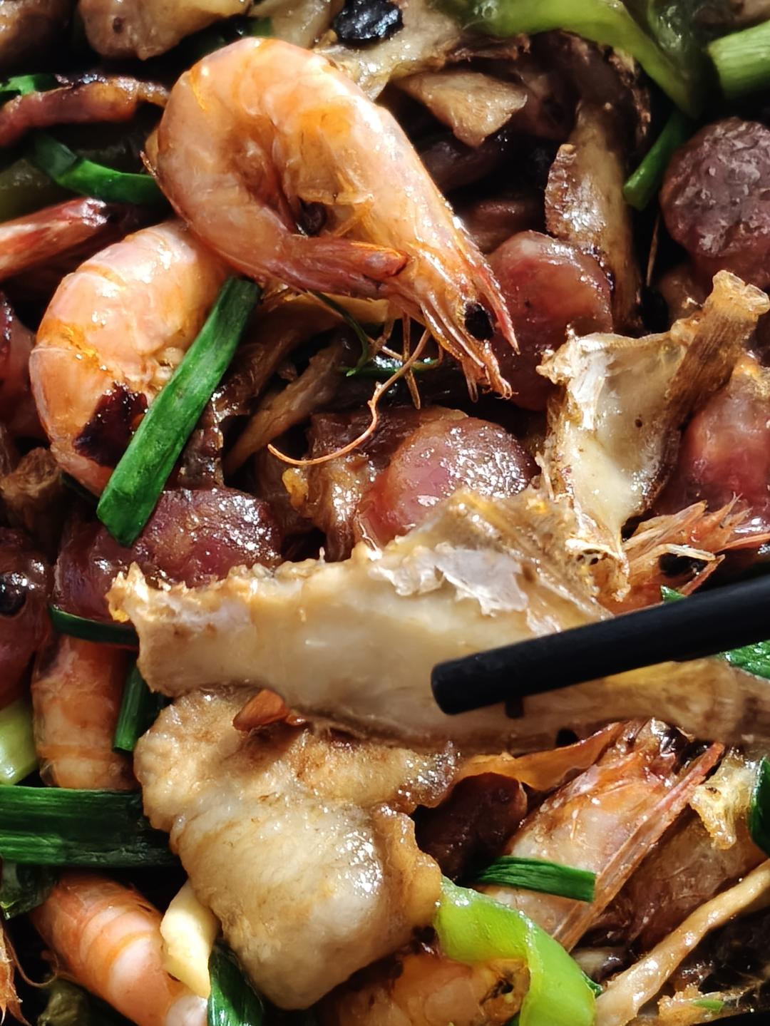 小鱼干鲜虾肉干锅🥘