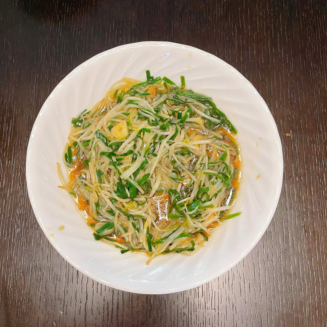 醋溜豆芽炒韭菜