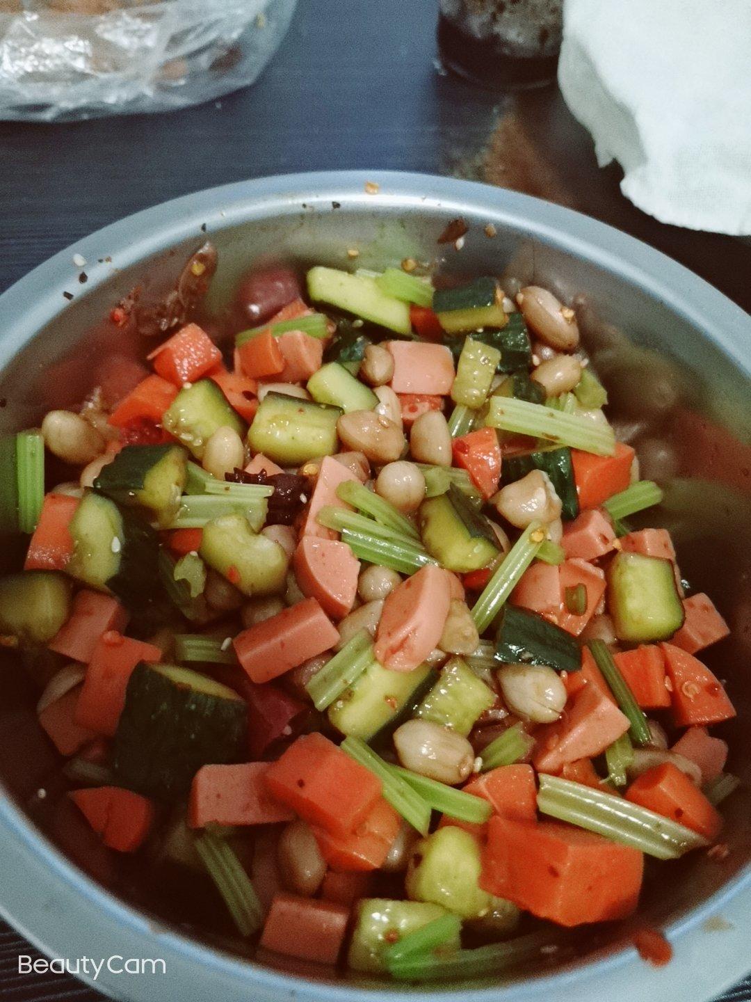 凉拌芹菜花生米胡萝卜