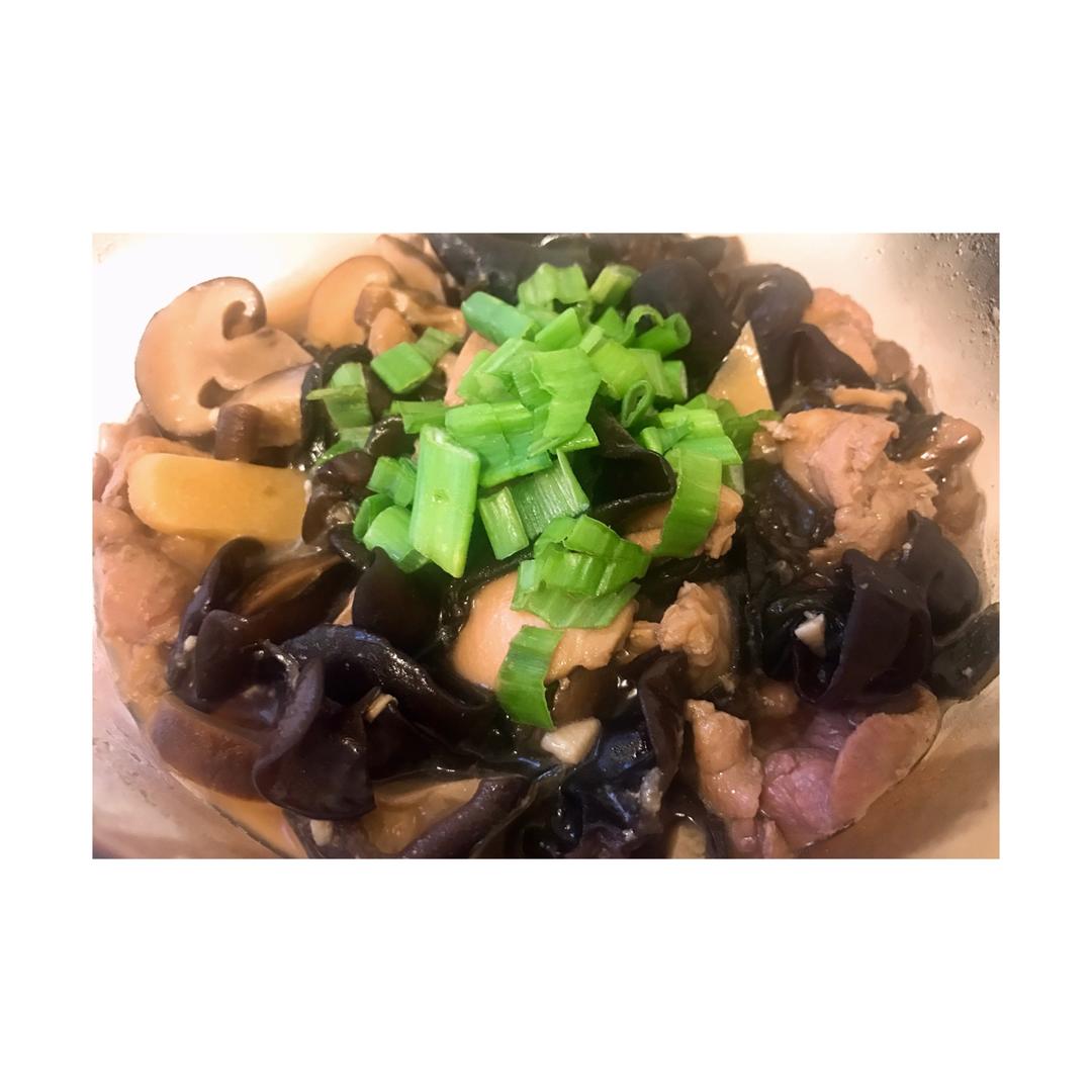 小鸡炖蘑菇