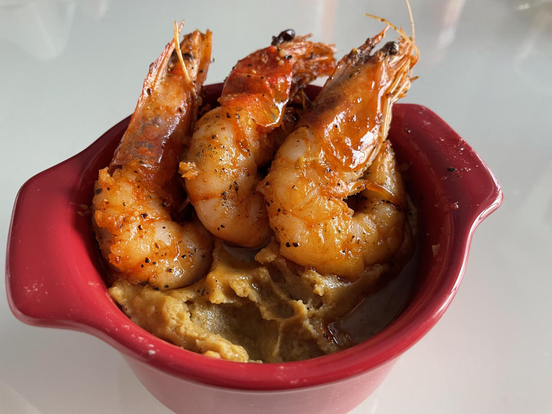 油焖大虾佐咖喱鹰嘴豆泥