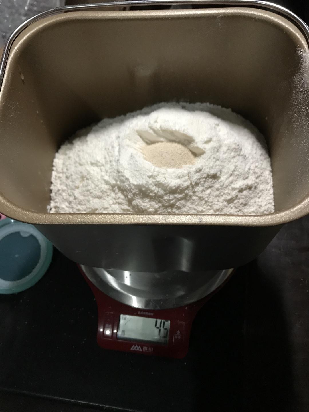 纯奶手撕吐司的做法 步骤1