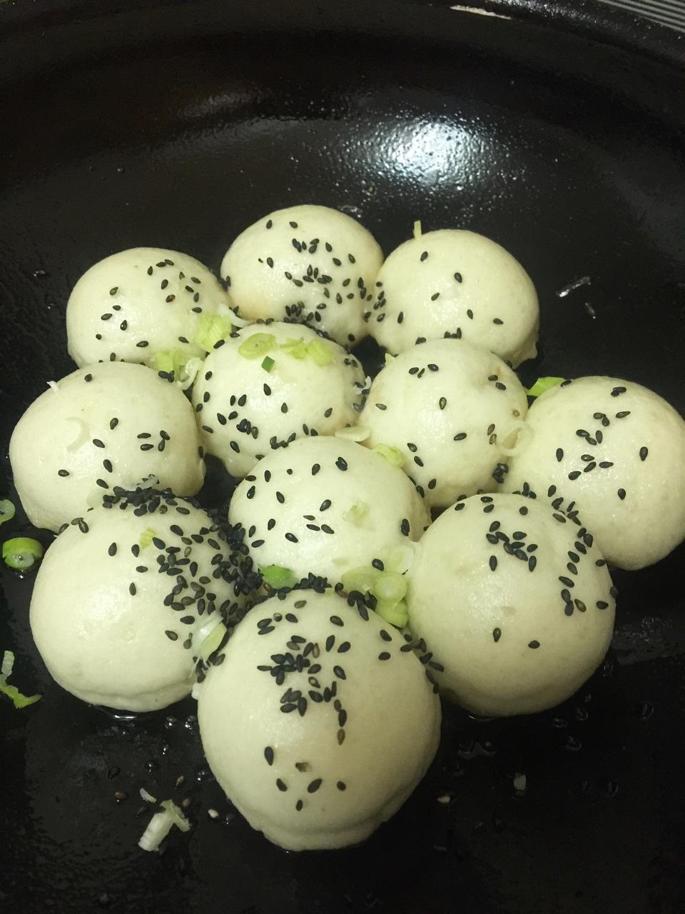 鲜虾猪肉生煎包（一定要看视频哟~）