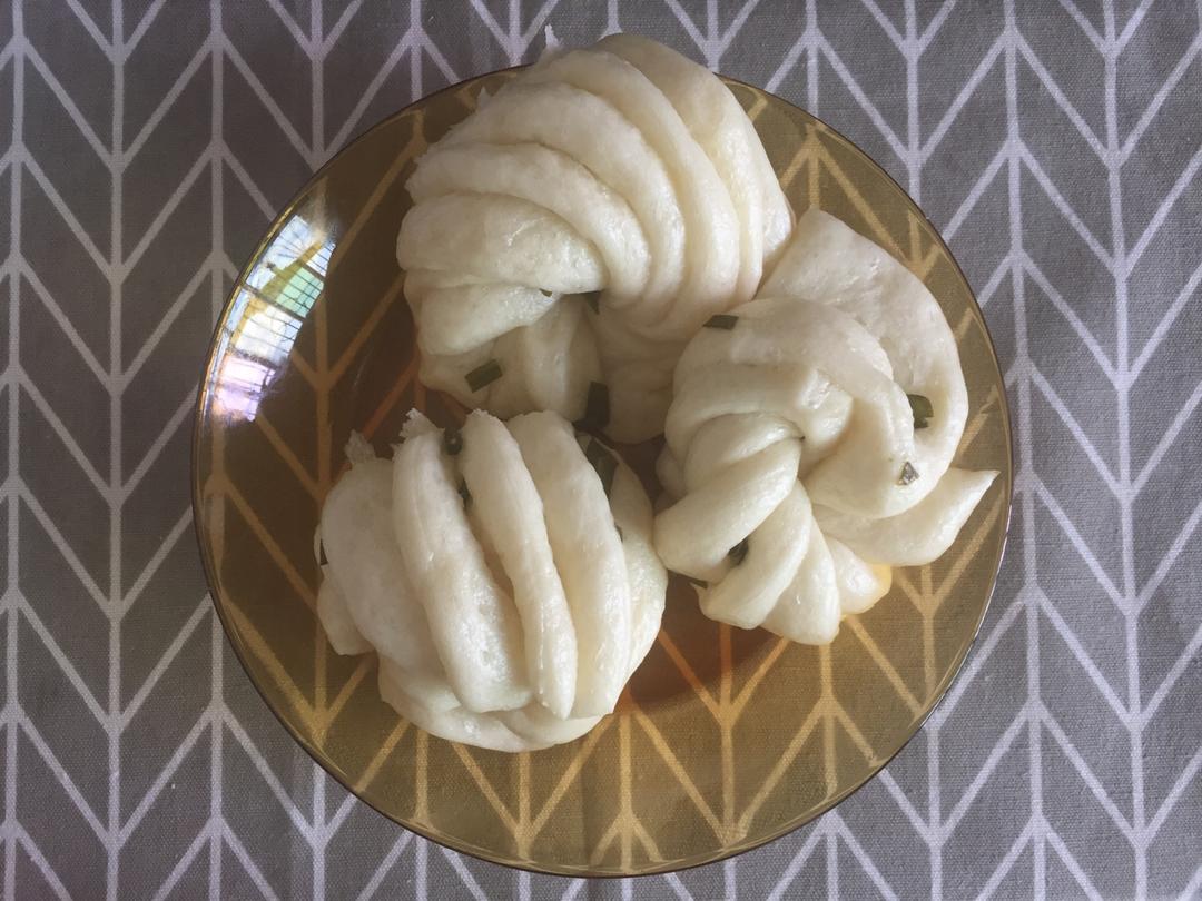 葱油花卷 Steamed Roll