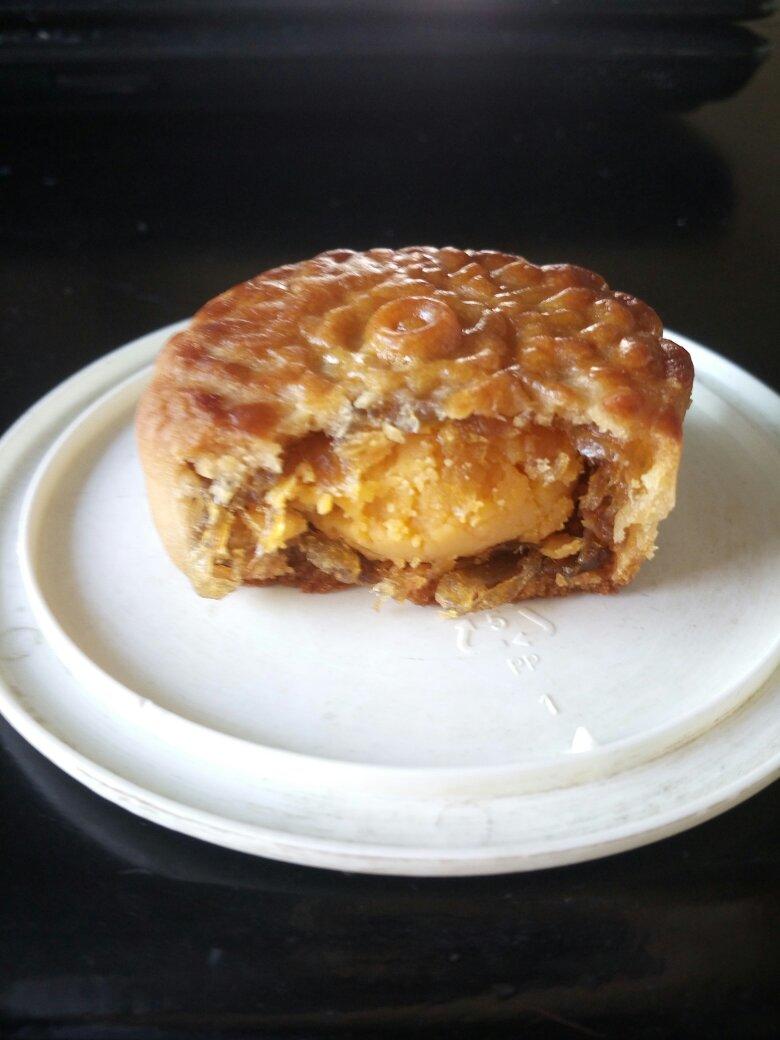 广式月饼—蛋黄冬翅月饼