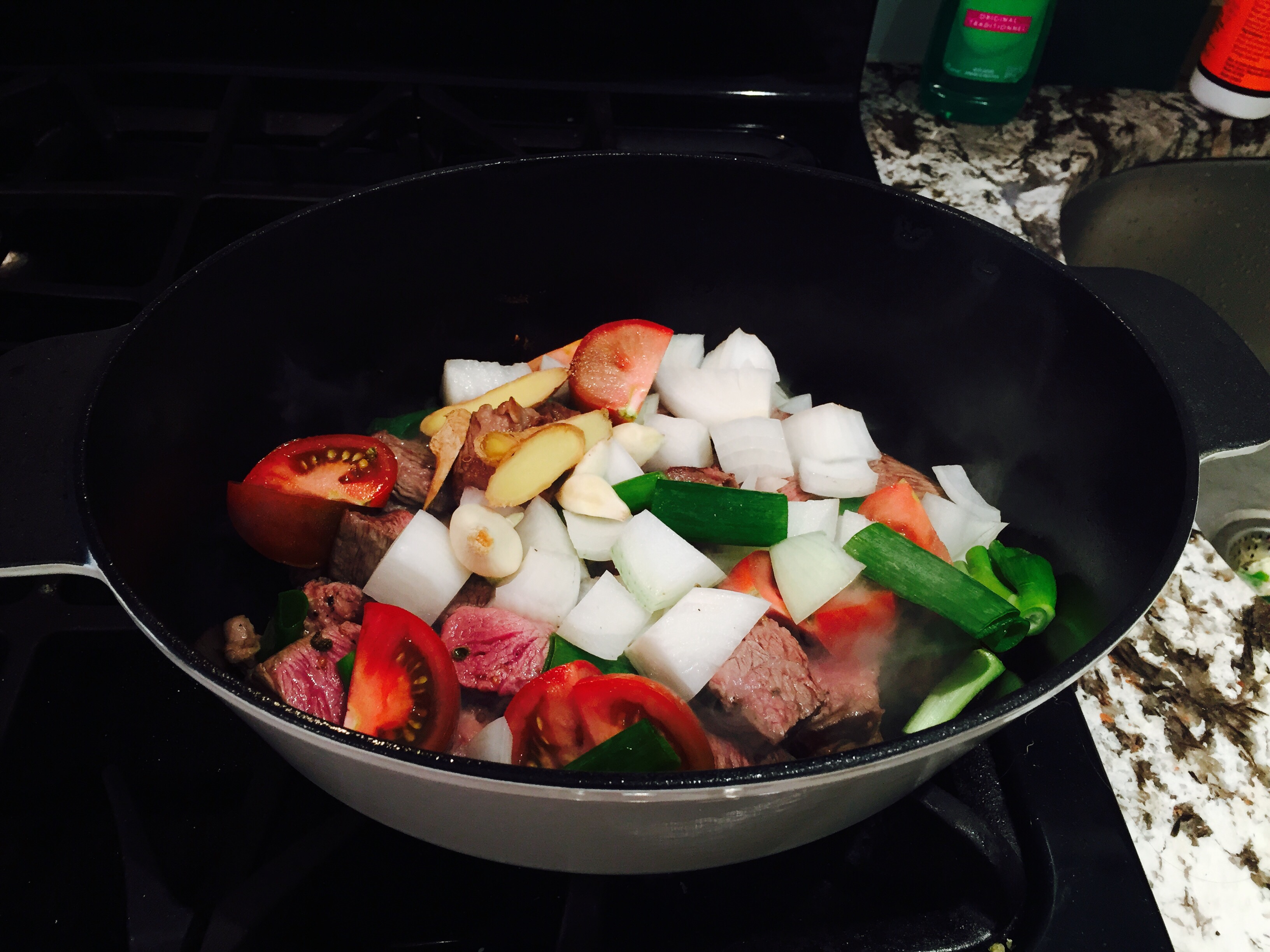 番茄牛肉锅（铸铁锅食谱）的做法 步骤3