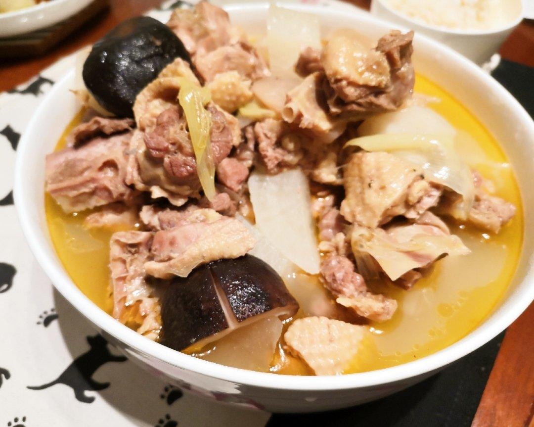 酸萝卜老鸭汤