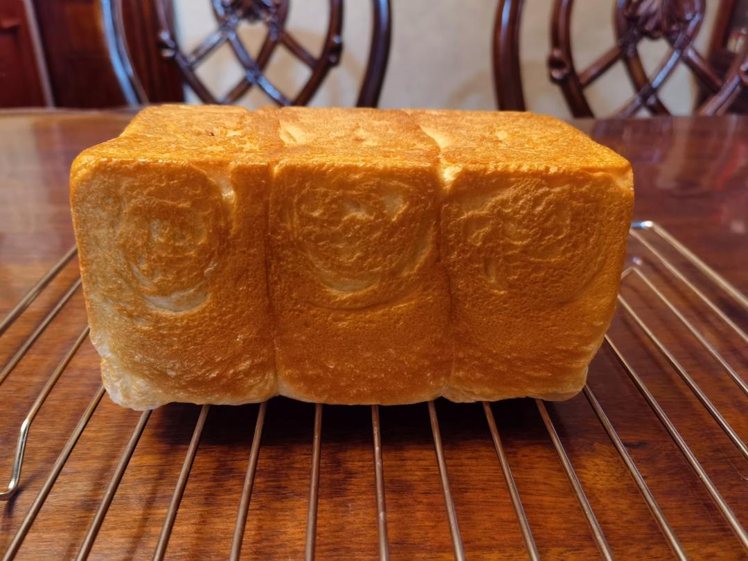 《Tinrry+》软绵绵的白吐司