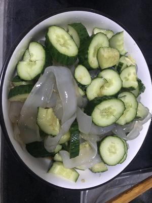 黄瓜🥒拉皮的做法 步骤1