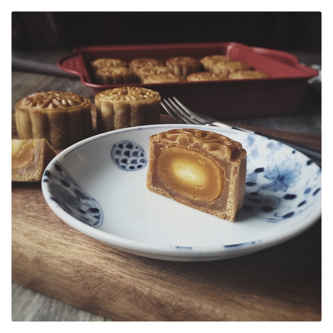 广式月饼——蛋黄莲蓉月饼