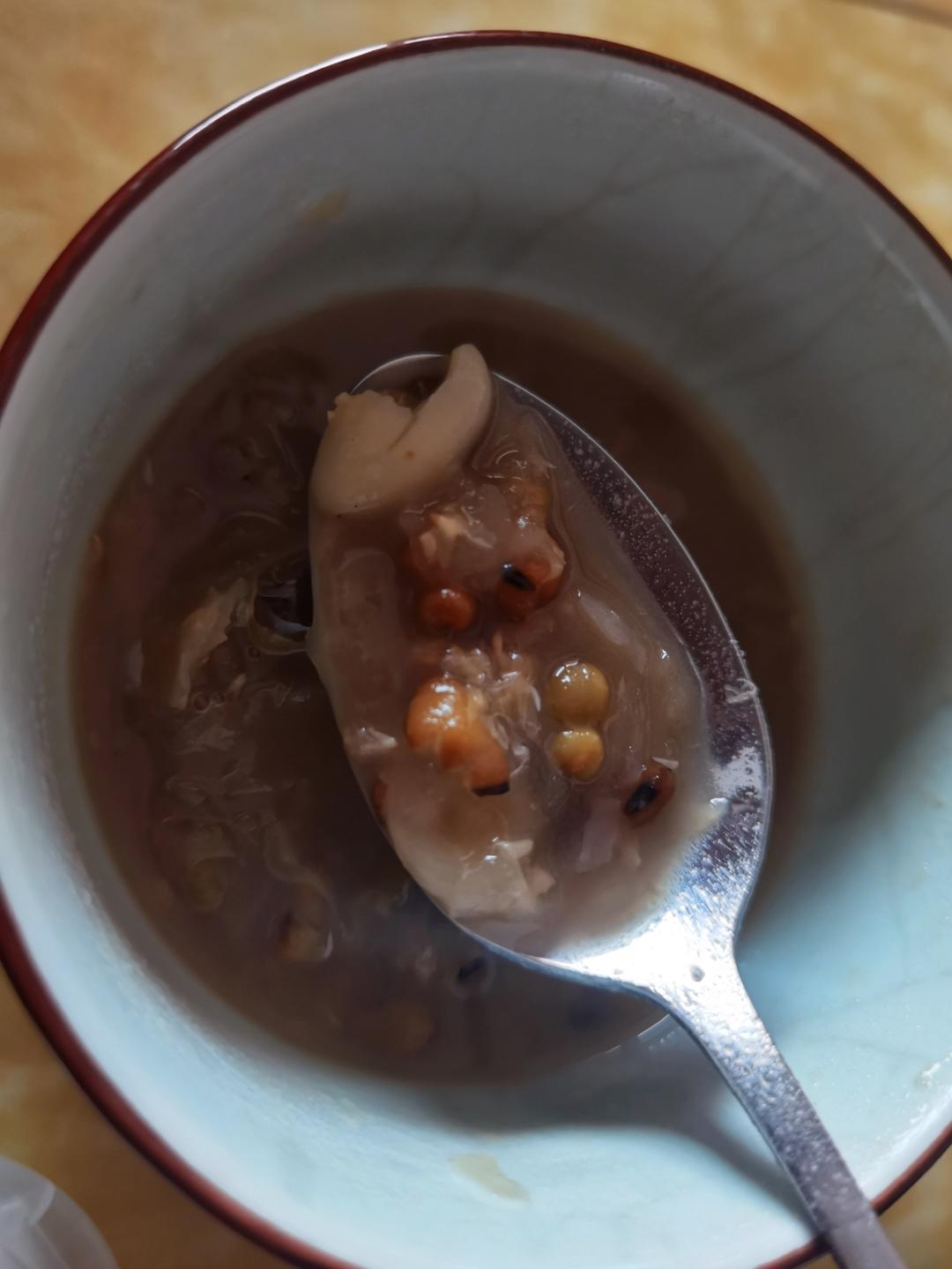 银耳百合绿豆汤