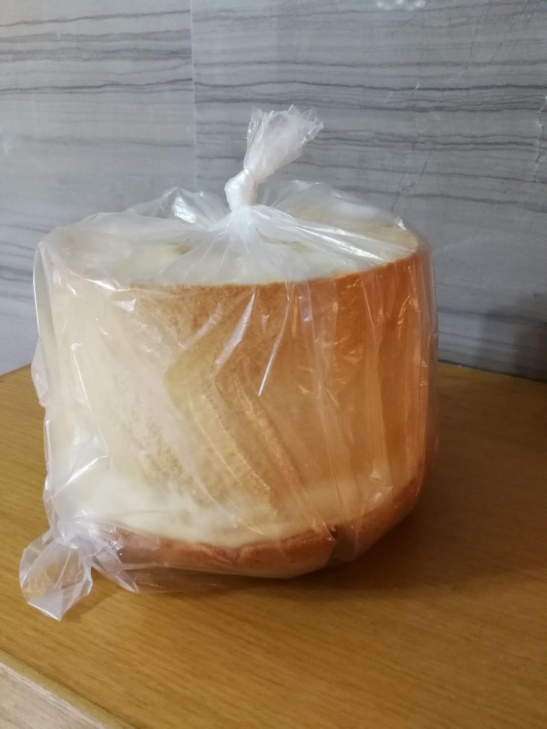 轻盈Q弹的戚风蛋糕（中空模）