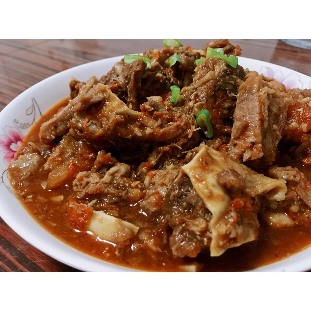 厨师长教你：“西红柿炖牛肉”的家常做法，营养又美味