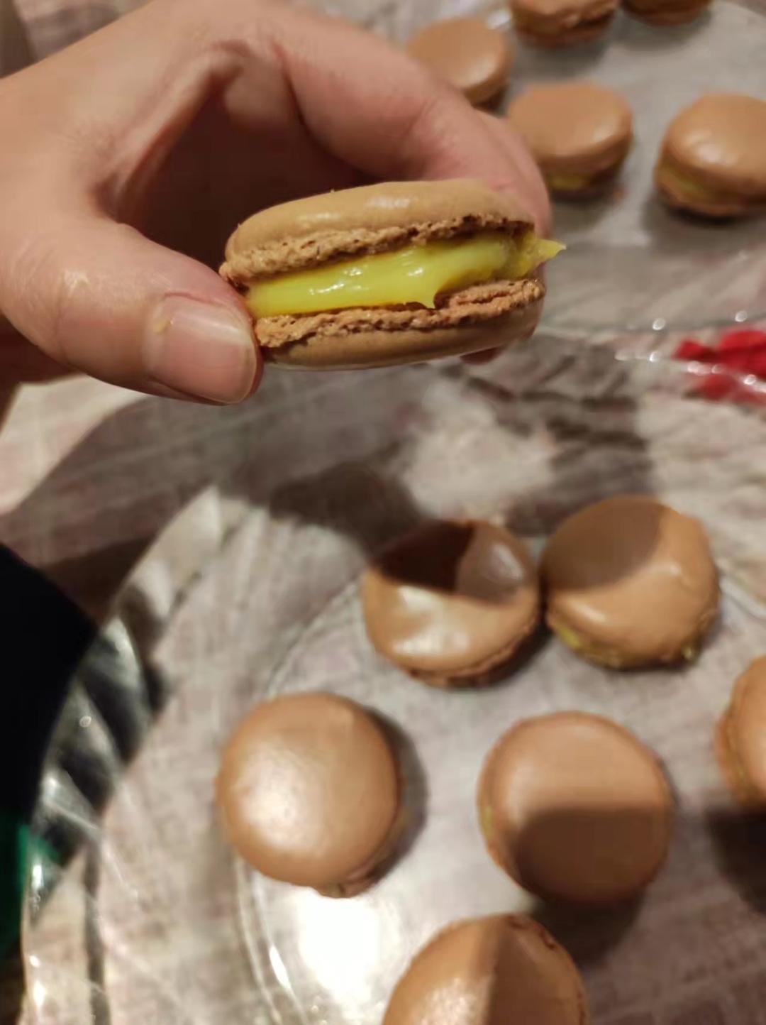 马卡龙的柠檬味夹馅