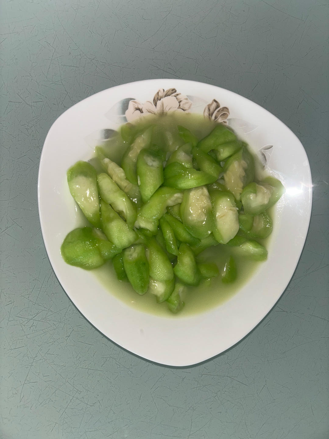 素炒丝瓜|这样做绝了！简单又好吃！