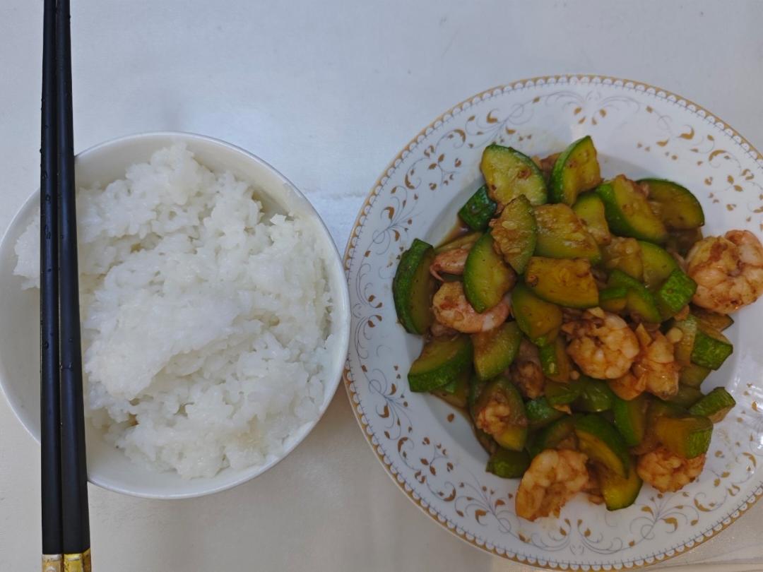 西葫芦炒虾仁