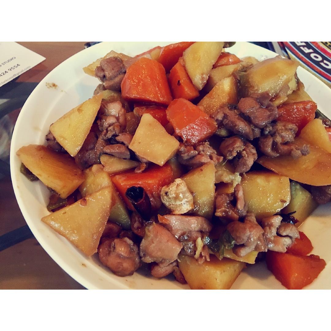土豆炖鸡块