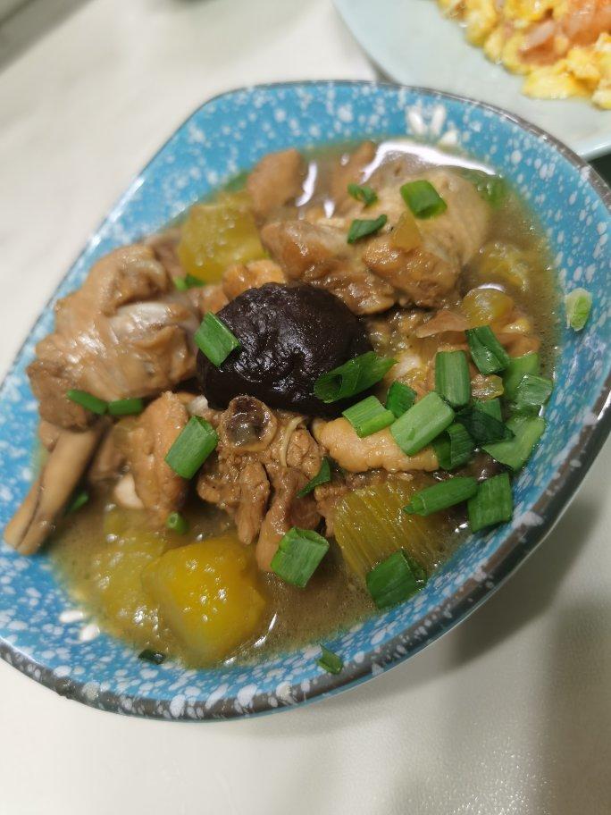 【竹笋焖鸡】