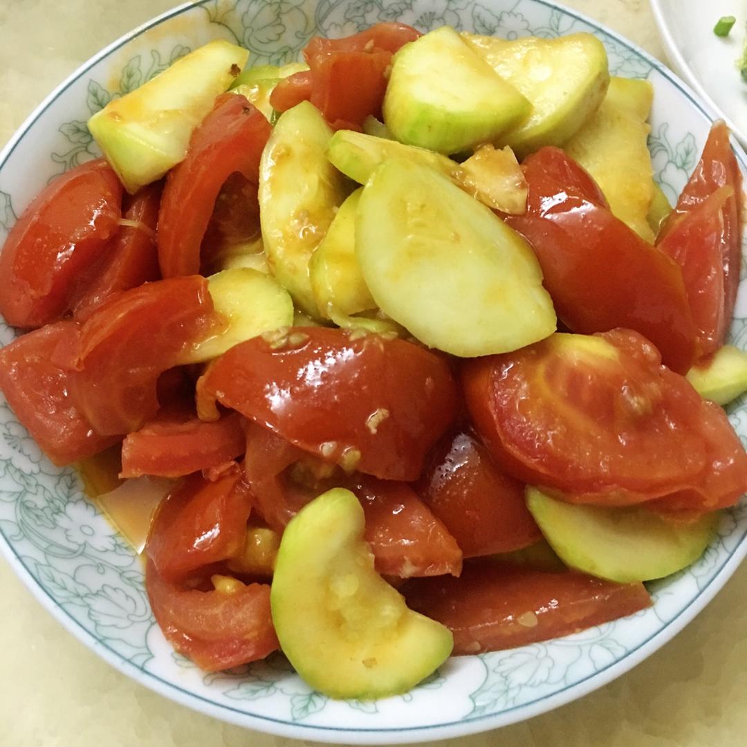 西红柿炒西葫芦
