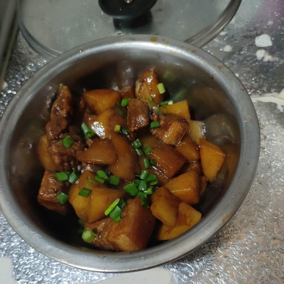 红烧肉炖土豆