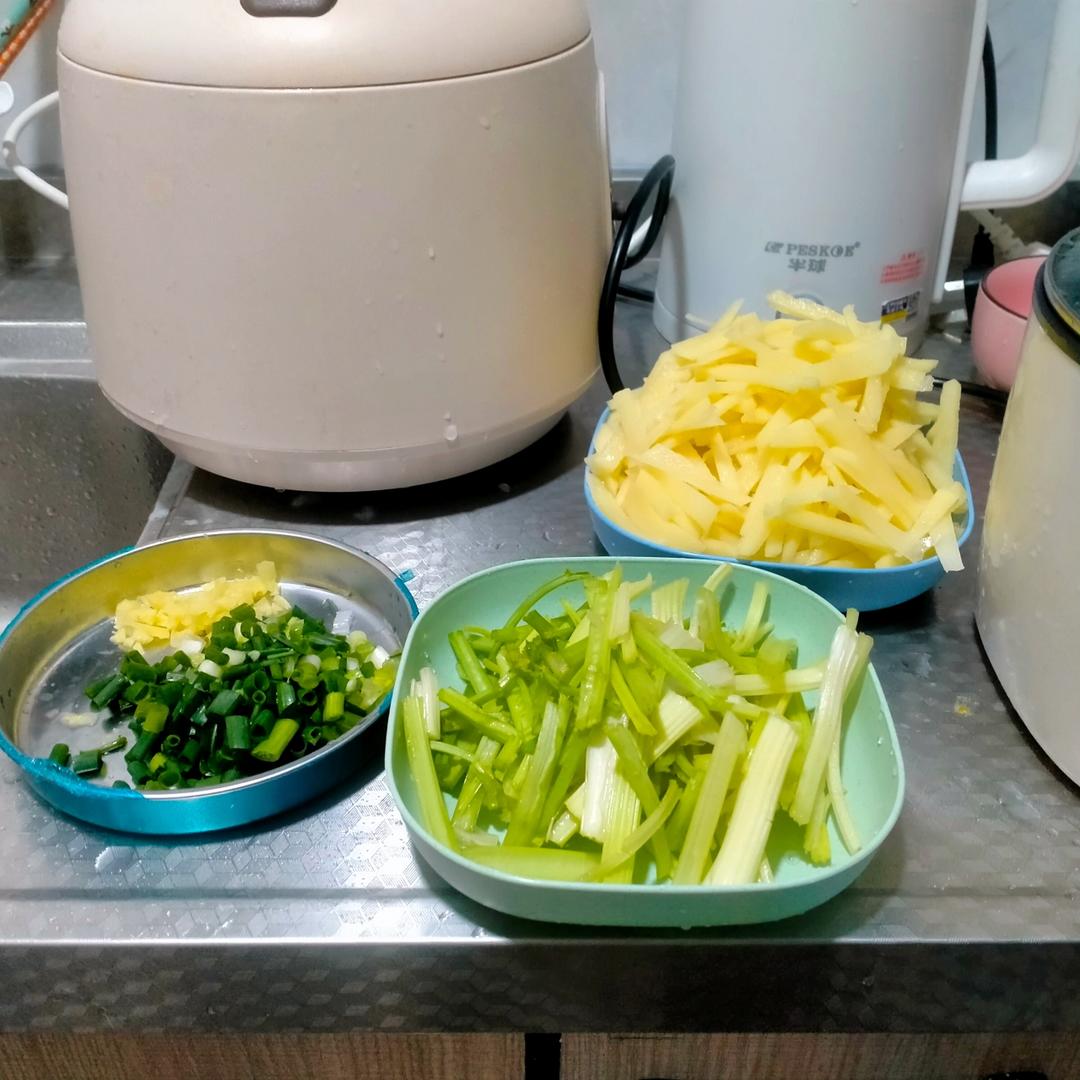 芹菜炒土豆丝