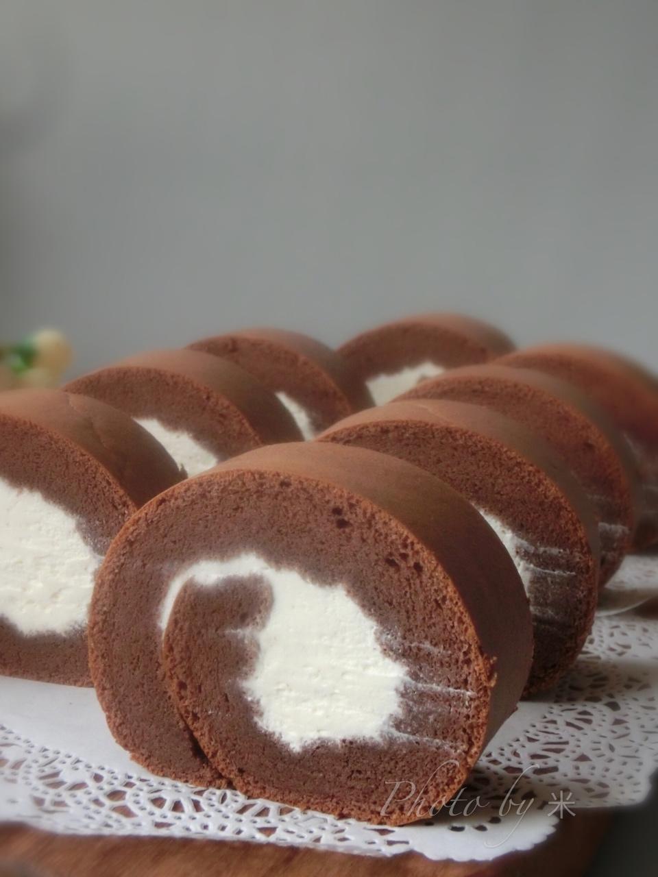 米妈0315做的超浓郁卷不裂的巧克力蛋糕卷